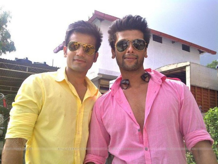 164698-karan-tacker-and-kushal-tandon-in-ek-hazaaron-mein-meri-behna-h