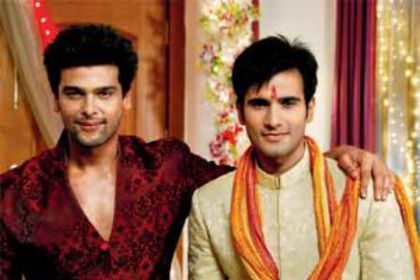 Kushal-Tandon-and-Karan-Tacker
