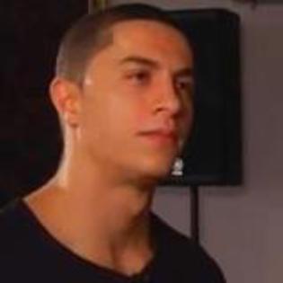 Bine gandit. Macar atata lucru sa faci si tu ca e numai vina ta. - x_Comoara din tomberon ep 1_x