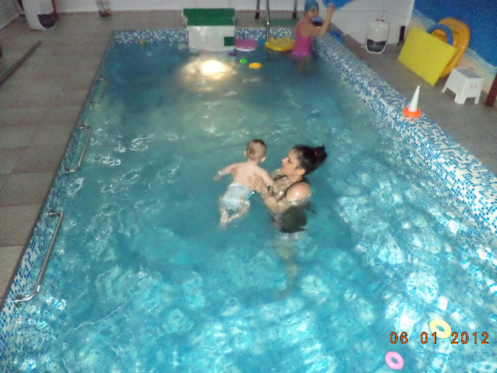 david &bianca la piscina 056 - produs de MIHAI ROGOVEANUo723579934