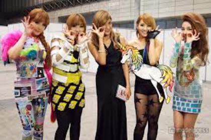 waki - 2NE1 3