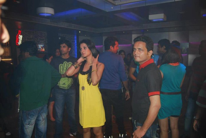 261896_10151157791024798_1854625875_n - Love Kiya Aur Lag Gayi