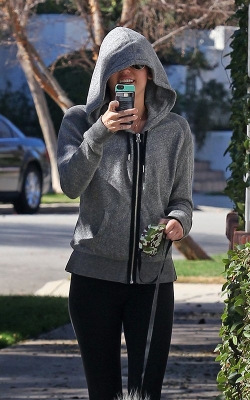 normal_miley-012813-_28229 - Out and About in Studio City California