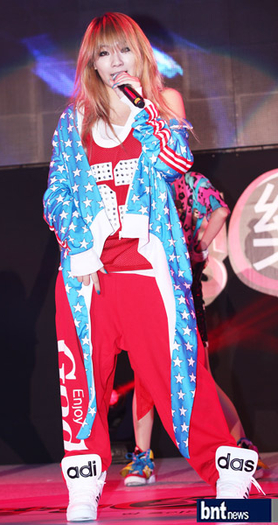 CL VS HYOMIN - 2ne1 korea 1