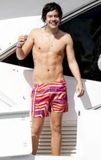 Bunaciune la orizont! - Happy B-day Harry Styles