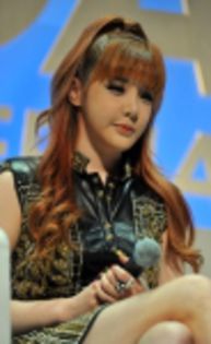 thumb_146549435~0 - 2ne1 korea 1