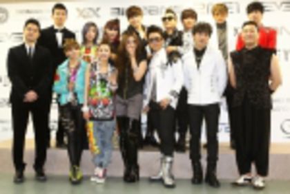 viz - 2ne1 korea 1