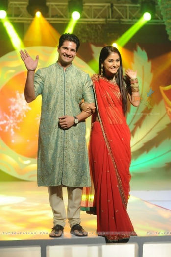 40474-karan-mehra-with-hina-khan - hina khan si karan mehra_naitik