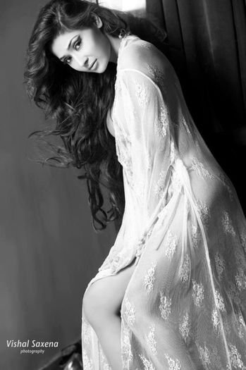 602549_366945966733554_1183219490_n