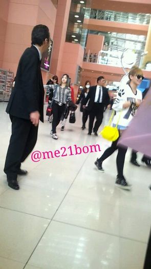 2NE1 SOSESTE IN JAPAN