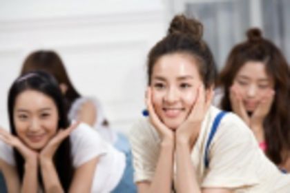 thumb_394774_280517812001833_210960618957553_725320_248065822_n - 2NE1 IN FIECARE ZI 2