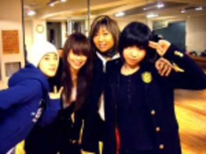 6 - 2NE1 IN FIECARE ZI 2