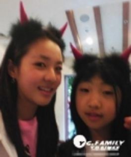 13 - 2NE1 IN FIECARE ZI 2