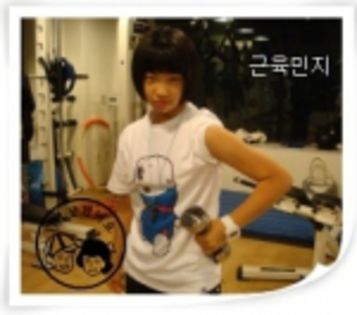 26 - 2NE1 IN FIECARE ZI 2