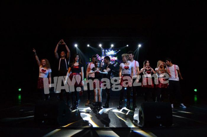 216072_483455475025089_2140144799_n