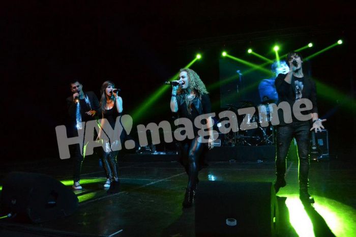 295412_483454581691845_504115418_n