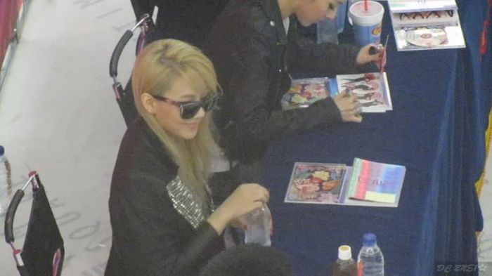 2ne1 semnarea albumelor