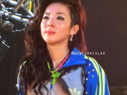 images (3) - 2NE1 Momente triste