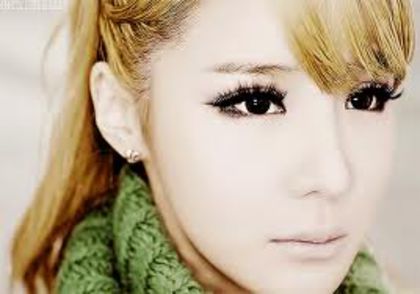 images (6) - 2NE1 Momente triste