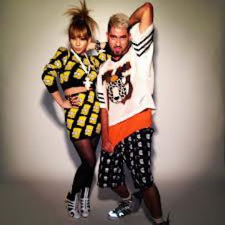 d - 2NE1 IN FIECARE ZI 2