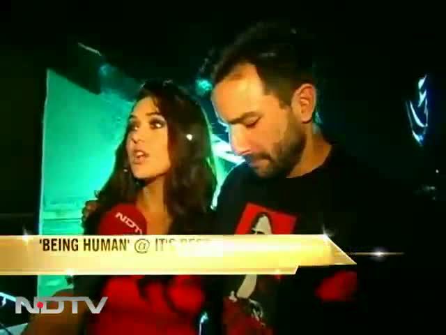 Preity Goes Gaga Over Saif s Look _ 480 p (15)