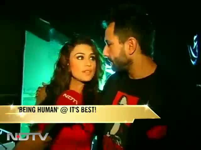 Preity Goes Gaga Over Saif s Look _ 480 p (21)
