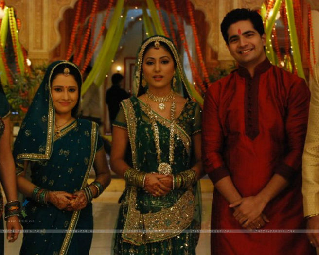 164022-karan-mehra-hina-khan-pooja-joshi-in-tv-show-ye-rishta-kya-kehl