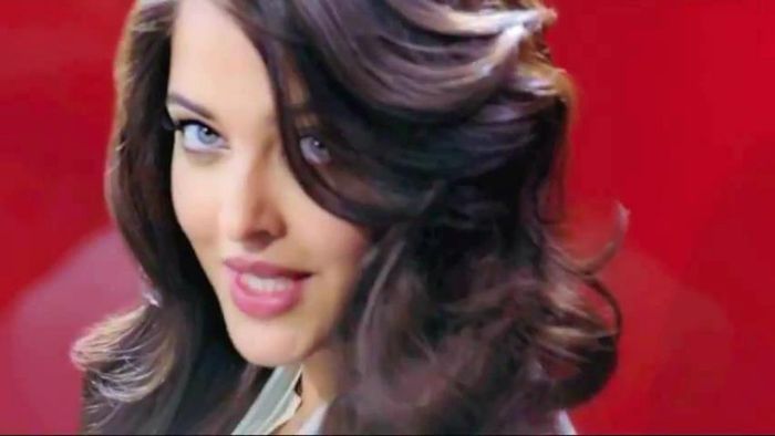  - Aishwarya Rai LOreal Paris Total Repair 5