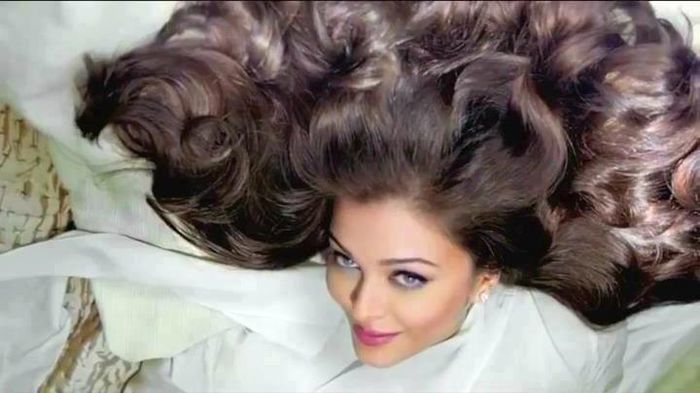  - Aishwarya Rai LOreal Paris Total Repair 5