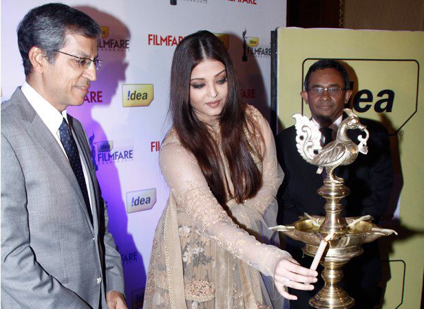  - Aishwarya Idea Filmfare Awards press conference