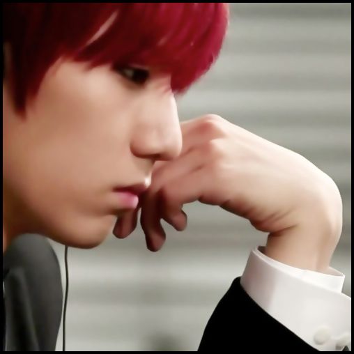 [(:] ..Mhm.. Bye.. Acum o sa ma plictisesc.. - 0 - 2 SALON I 002 I HyunSeung