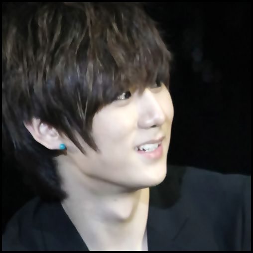 [(:] ..Yaa.. :)) ..Iti bati joc de mine? :))
