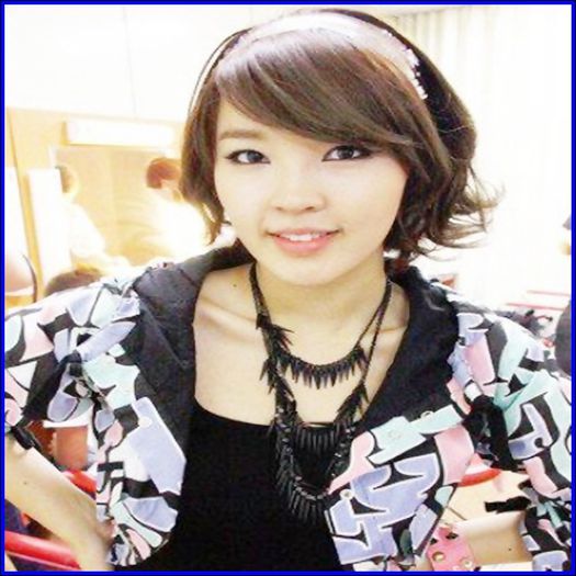 .`...!se uita pe acolo!...DA ^_^....Oare cum o sa reactioneze Hyuna :-? - l - x - Episodul 07 - x - l