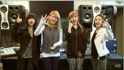 HD - 2NE1 TV