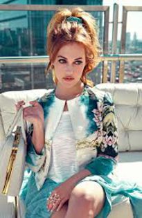 8 - Meryem Uzerli