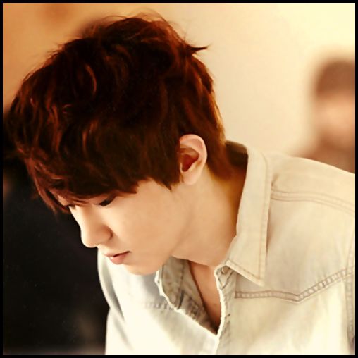 [(:] ..Da inteleg.. sunt prieteni..care mereu stau impreuna.. - 0 - 1 SALON l 001 l HwaYoung