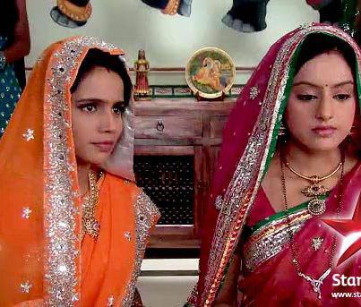 320064_227935190601556_2072259618_n - Diya Aur Baati Hum_Destine implinite