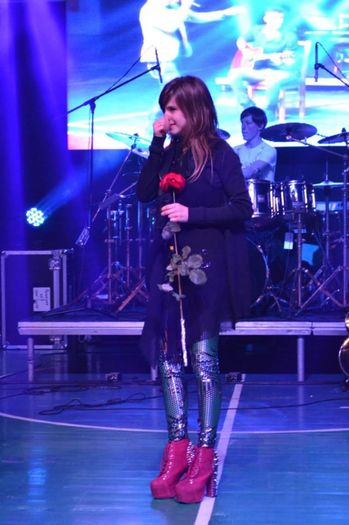 46764_496153360428012_1594914729_n