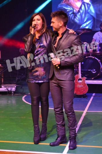 295425_483519331685370_2056556030_n