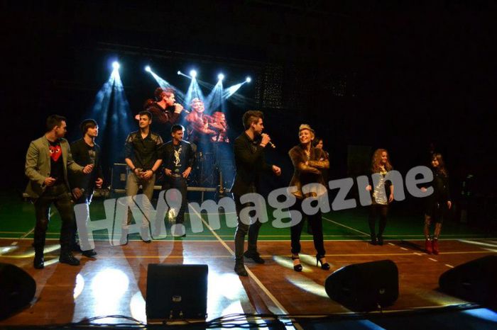 374347_483520058351964_1333321307_n