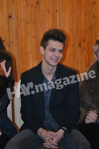 529027_483481148355855_405162263_n