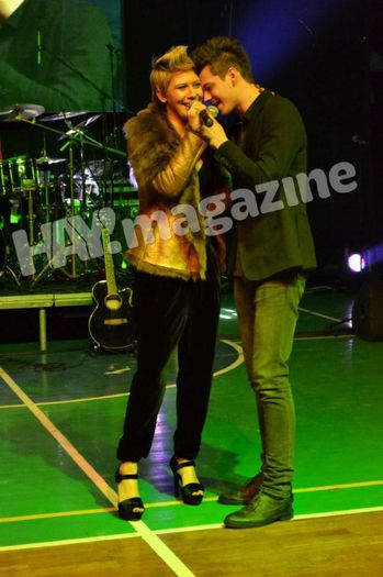 554453_483519941685309_1468040351_n