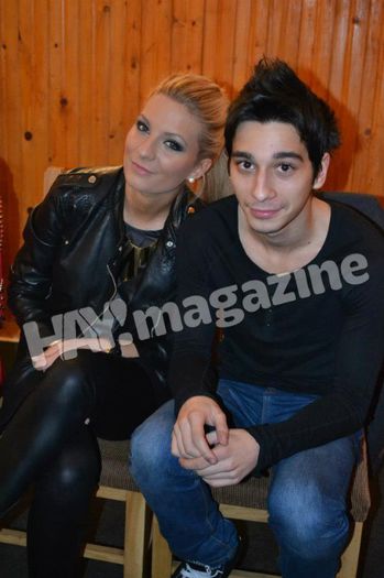 554538_483481361689167_168183816_n