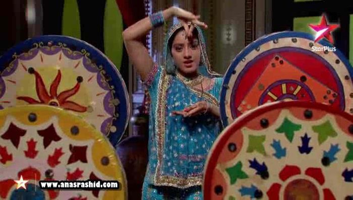 541243_413145268720247_665335829_n - Diya Aur Baati Hum_Destine implinite