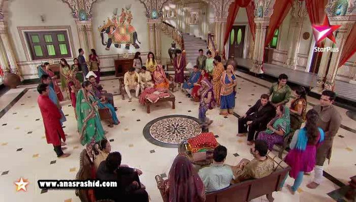 545924_412537465447694_423595889_n - Diya Aur Baati Hum_Destine implinite