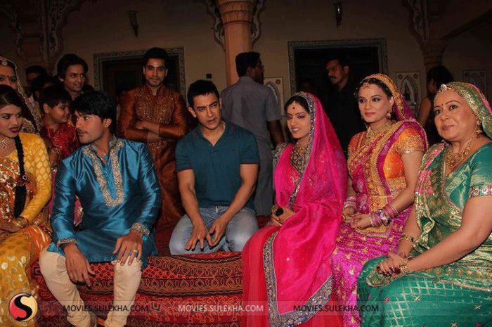 562138_402348849799889_648468258_n - Diya Aur Baati Hum_Destine implinite