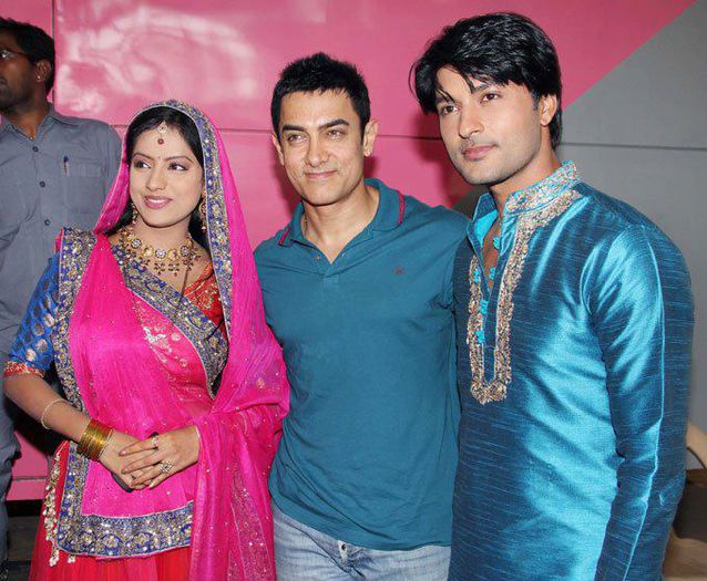 575011_402342396467201_861302974_n - Diya Aur Baati Hum_Destine implinite