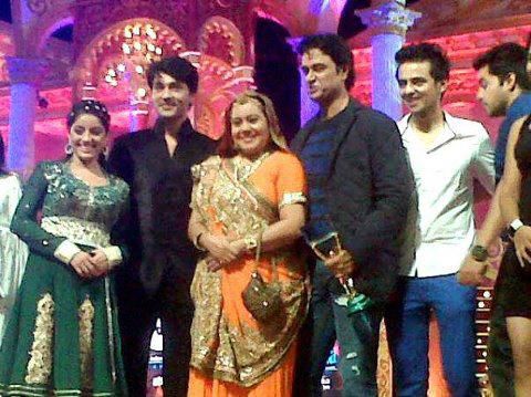 18232_493434667357973_812143261_n - Diya Aur Baati Hum_Destine implinite