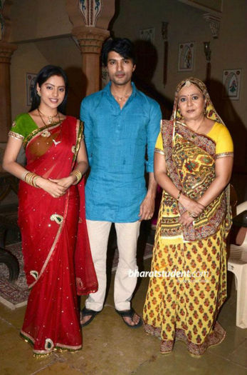 575258_422852977749476_162933751_n