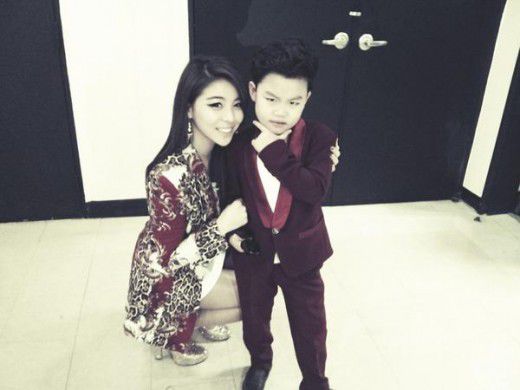Ailee with little Psy .